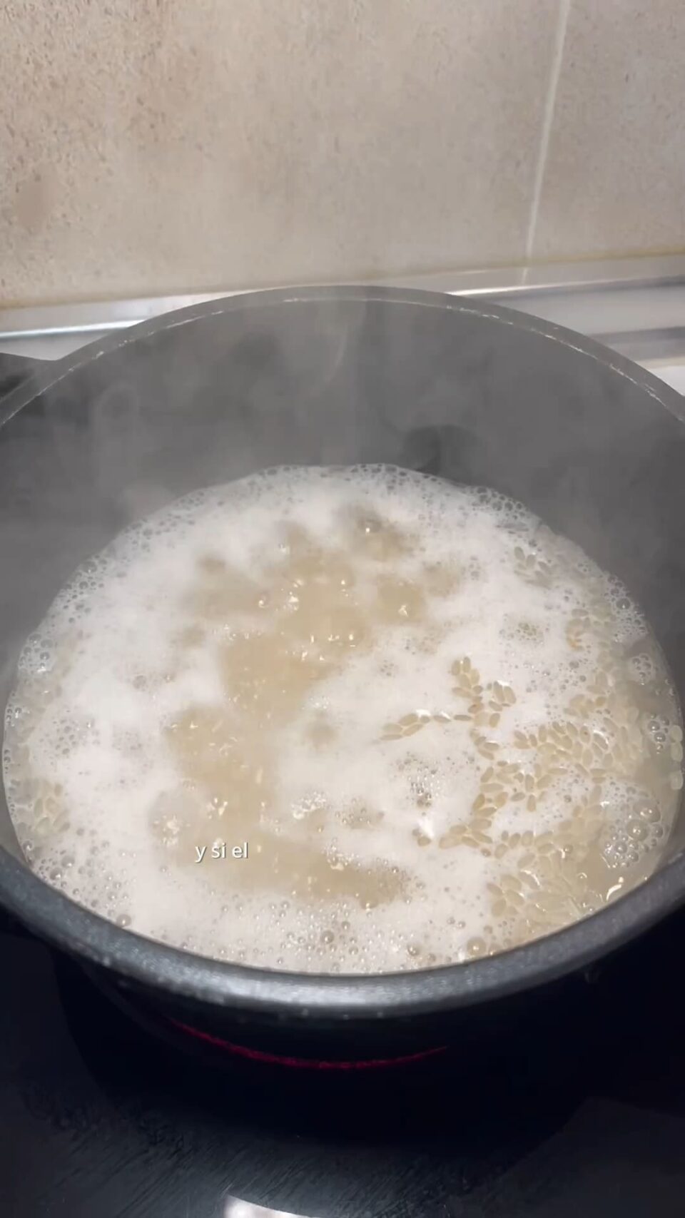 Imagen arroz cociendose