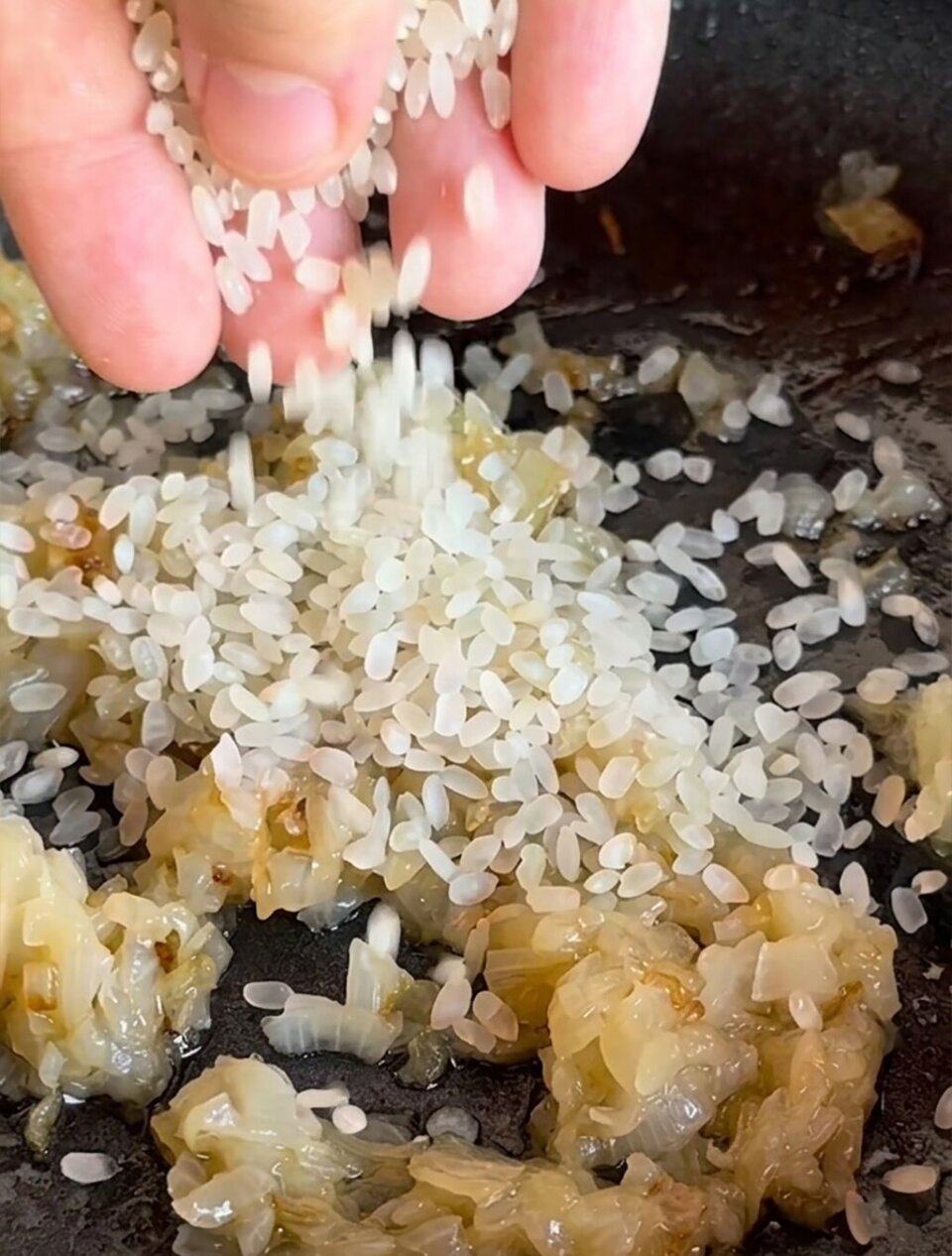 nacarar el arroz para risotto con gorgonzola