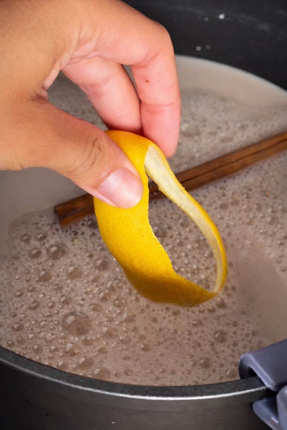 Infusionar leche para arroz con leche de avellana