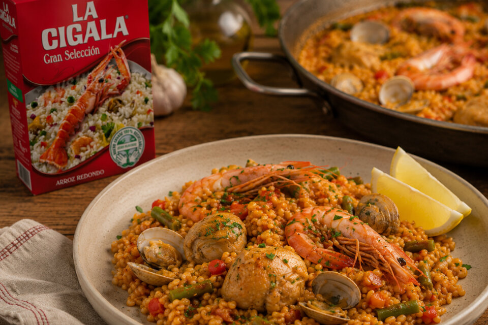 Paella de pollo y marisco